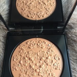 BUNDLE SALE NWOB Givenchy glow floral bronzer